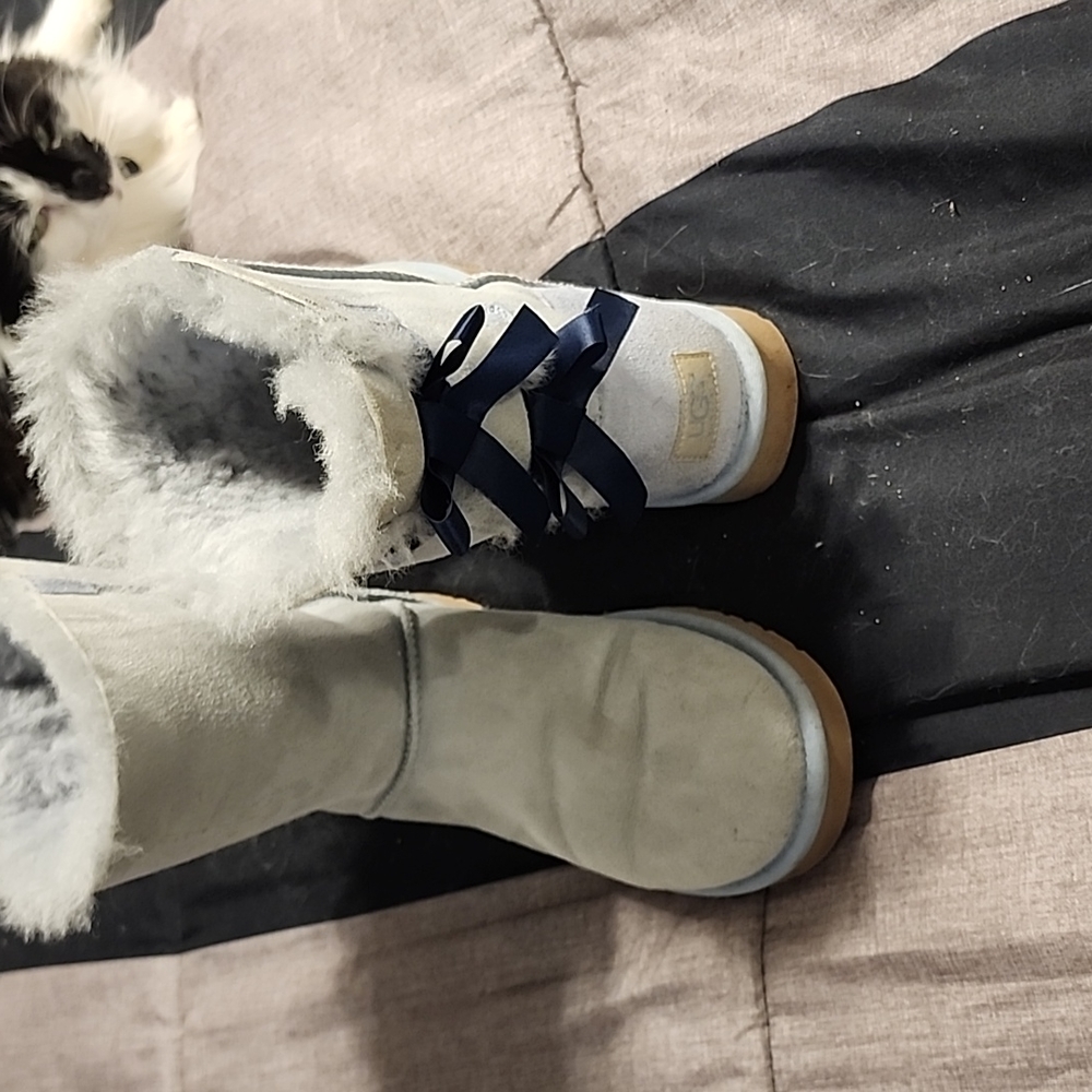 Ugg Bailey bow short boots